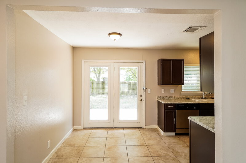 1,665/Mo, 7014 Glen Pt San Antonio, TX 78239 Dining Room View