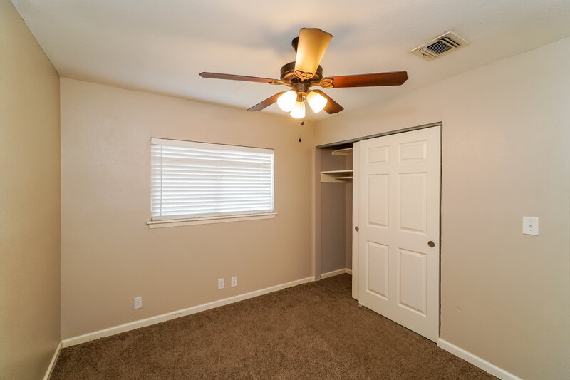 1,665/Mo, 7014 Glen Pt San Antonio, TX 78239 Main Bedroom View 3