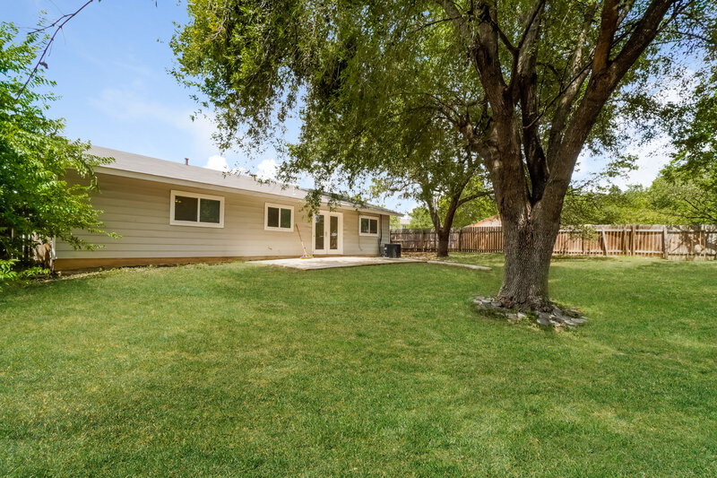 1,665/Mo, 7014 Glen Pt San Antonio, TX 78239 Rear View 3