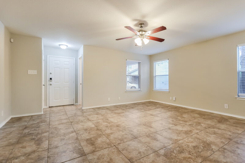 1,560/Mo, 6734 Benke Farm San Antonio, TX 78239 Living Room View 2