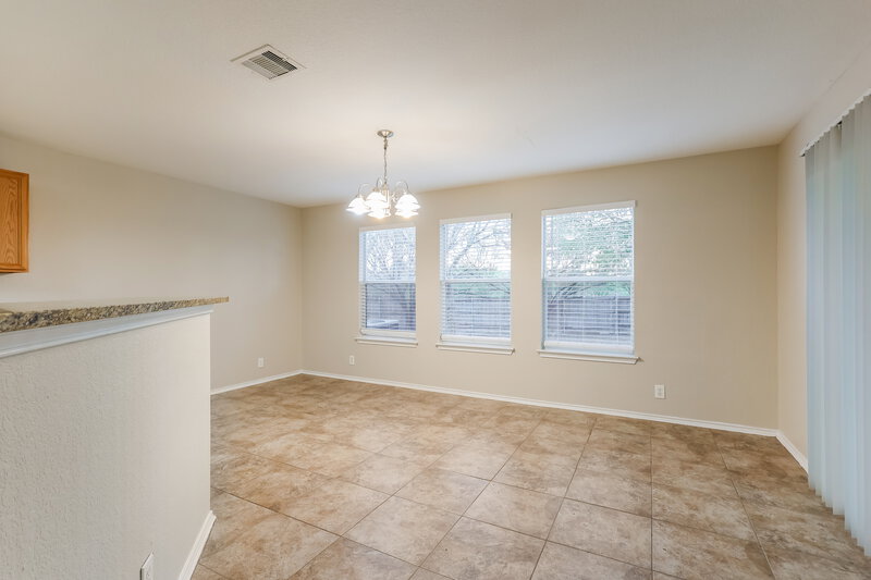 1,560/Mo, 6734 Benke Farm San Antonio, TX 78239 Dining Room View 2