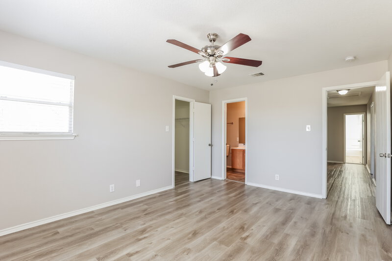 1,750/Mo, 6734 Benke Farm San Antonio, TX 78239 Main Bedroom View 2