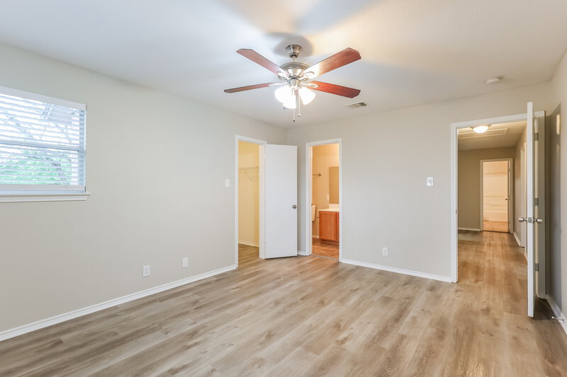 1,560/Mo, 6734 Benke Farm San Antonio, TX 78239 Main Bedroom View 2