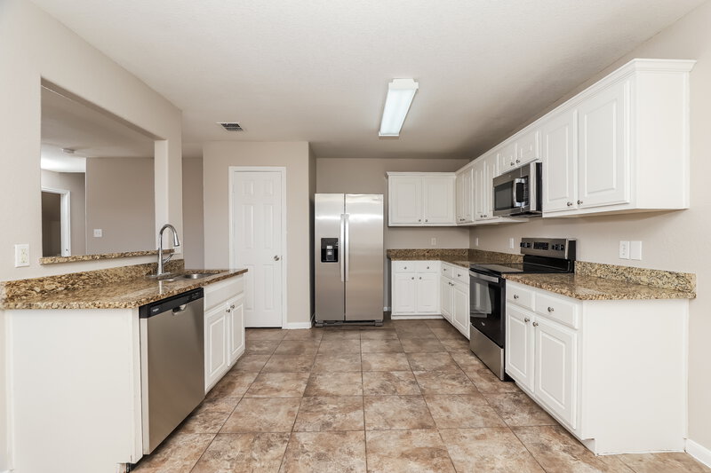 1,295/Mo, 5907 Blonde Canyon San Antonio, TX 78252 Kitchen View 2