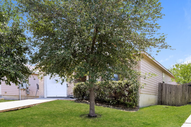 1,630/Mo, 11450 Indian Canyon San Antonio, TX 78252 Front View 3