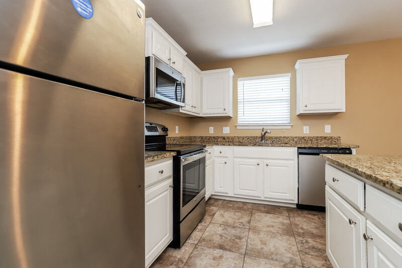 1,630/Mo, 11450 Indian Canyon San Antonio, TX 78252 Kitchen View 2