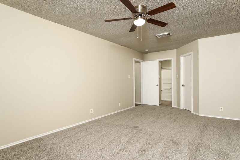 1,950/Mo, 3660 Candlehill San Antonio, TX 78244 Main Bedroom View 2