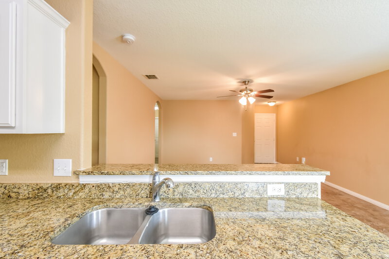 1,530/Mo, 11231 Pecan Canyon San Antonio, TX 78252 Kitchen View 3