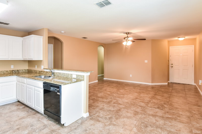 1,530/Mo, 11231 Pecan Canyon San Antonio, TX 78252 Kitchen View 4