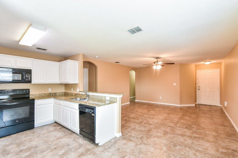 1,530/Mo, 11231 Pecan Canyon San Antonio, TX 78252 Kitchen View 5