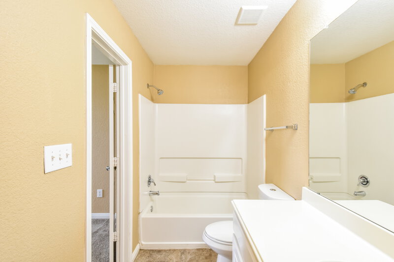 1,530/Mo, 11231 Pecan Canyon San Antonio, TX 78252 Main Bathroom View