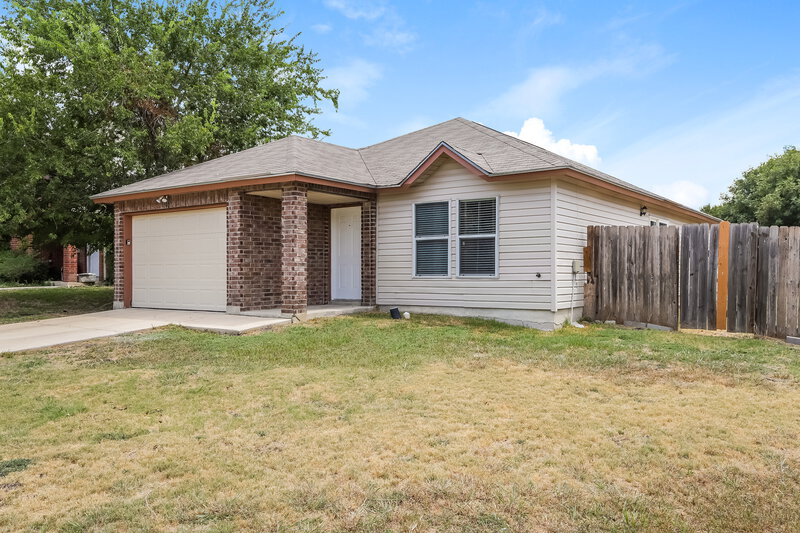 1,495/Mo, 7002 Flint View San Antonio, TX 78244 Front View