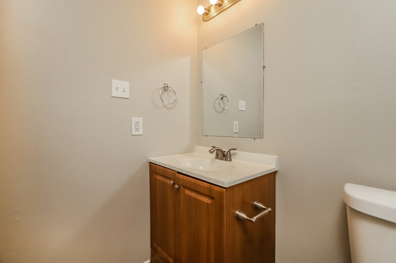 1,495/Mo, 7002 Flint View San Antonio, TX 78244 Bathroom View