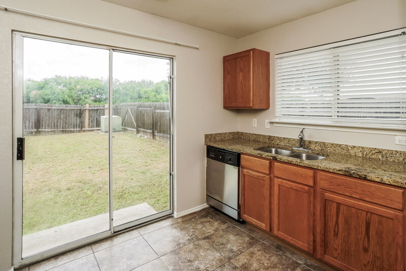 1,490/Mo, 9739 Green Mesa San Antonio, TX 78245 Kitchen View