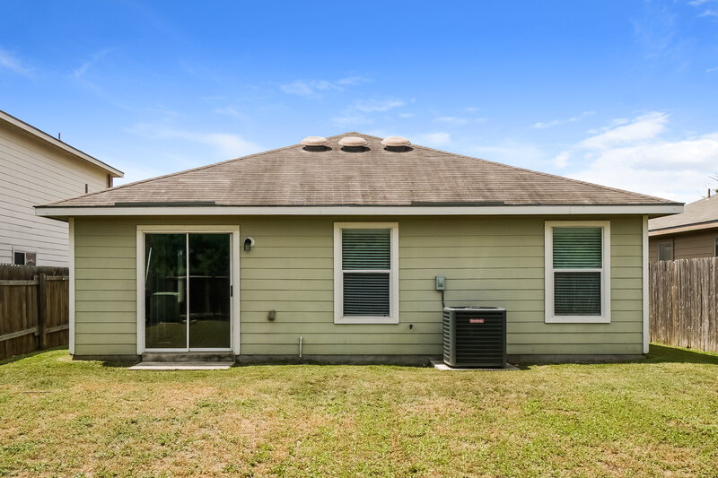 1,490/Mo, 9739 Green Mesa San Antonio, TX 78245 Rear View