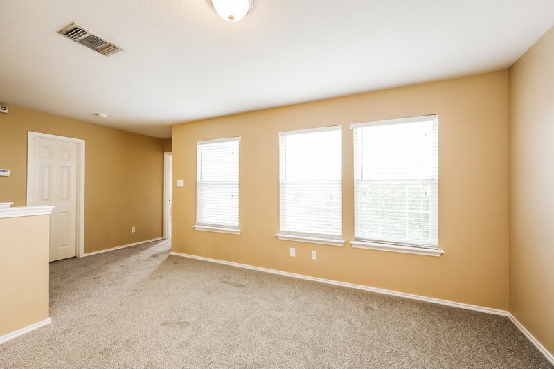 1,885/Mo, 6339 Fence Crossing San Antonio, TX 78244 Loft View