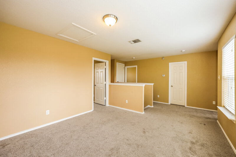 1,885/Mo, 6339 Fence Crossing San Antonio, TX 78244 Loft View 2