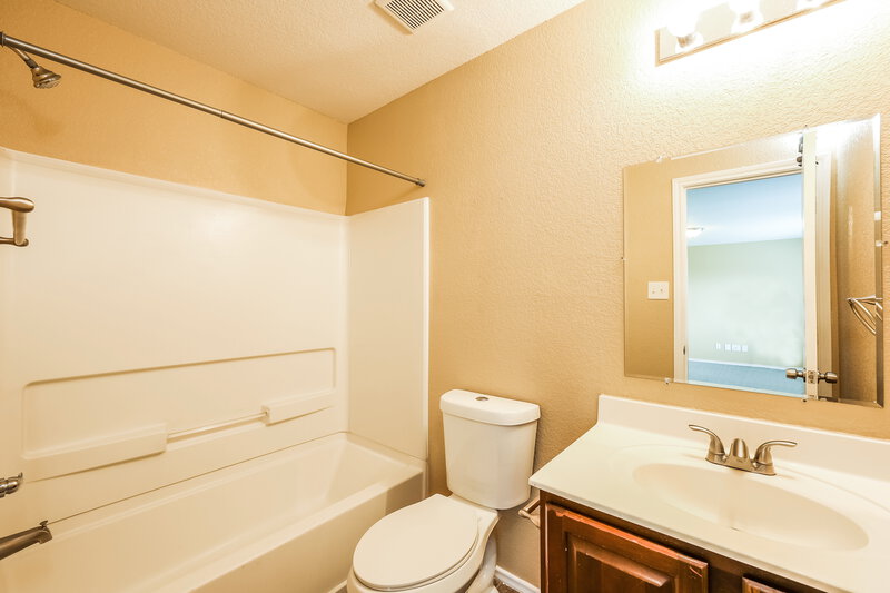 1,885/Mo, 6339 Fence Crossing San Antonio, TX 78244 Bathroom View
