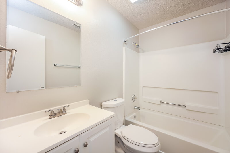 1,485/Mo, 6102 Candletree San Antonio, TX 78244 Bathroom View