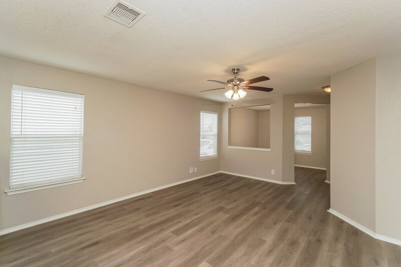1,725/Mo, 6647 Arbor Farm San Antonio, TX 78239 Living Room View 2