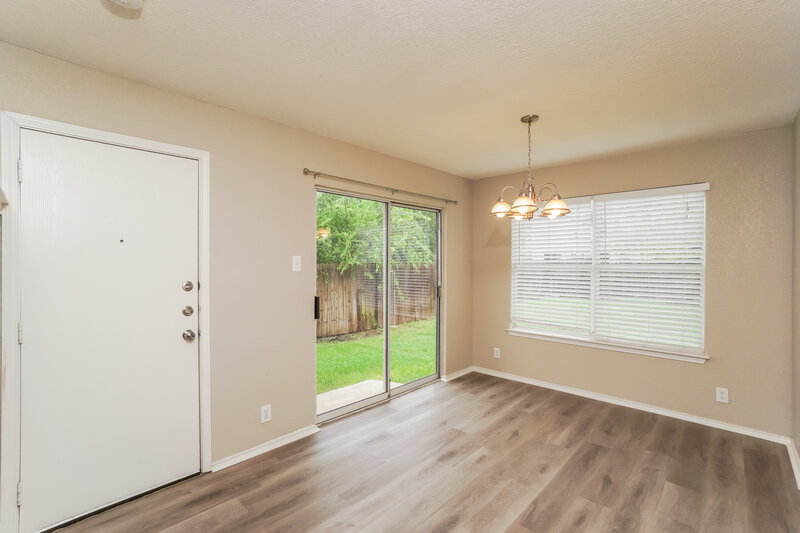 1,725/Mo, 6647 Arbor Farm San Antonio, TX 78239 Dining Room View