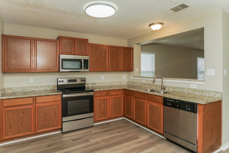 1,725/Mo, 6647 Arbor Farm San Antonio, TX 78239 Kitchen View