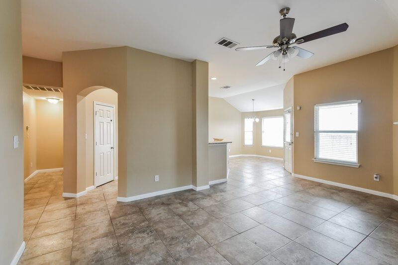 1,830/Mo, 3915 Mist Flower Dr Converse, TX 78109 Living Room View 5