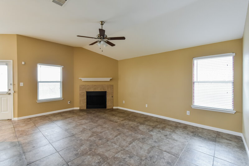 1,830/Mo, 3915 Mist Flower Dr Converse, TX 78109 Living Room View 6