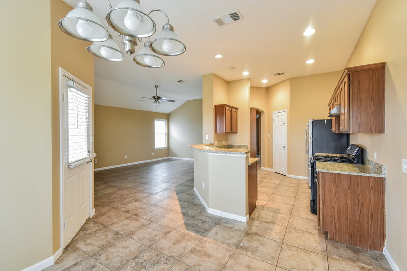 1,830/Mo, 3915 Mist Flower Dr Converse, TX 78109 Dining Room View 3