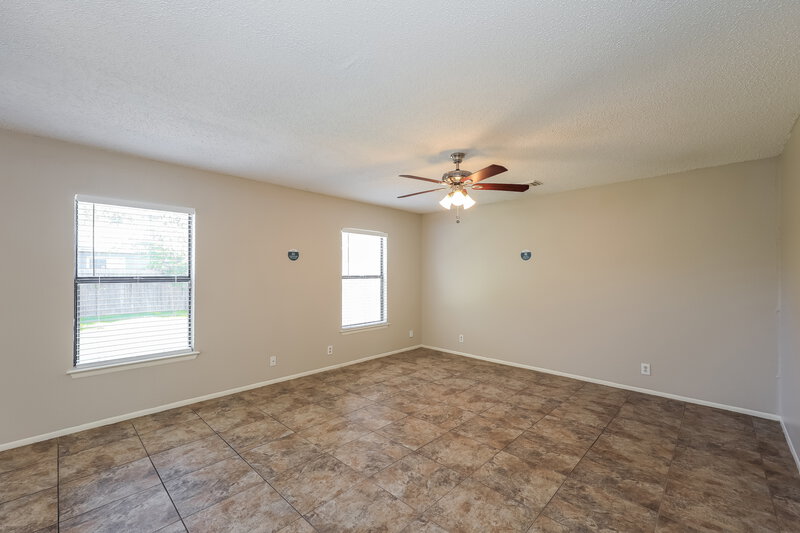 1,635/Mo, 3191 Beacon Field Dr San Antonio, TX 78245 Living Room View