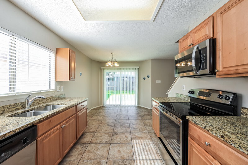 1,635/Mo, 3191 Beacon Field Dr San Antonio, TX 78245 Dining Room View 2