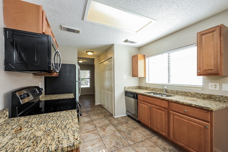 1,635/Mo, 3191 Beacon Field Dr San Antonio, TX 78245 Kitchen View
