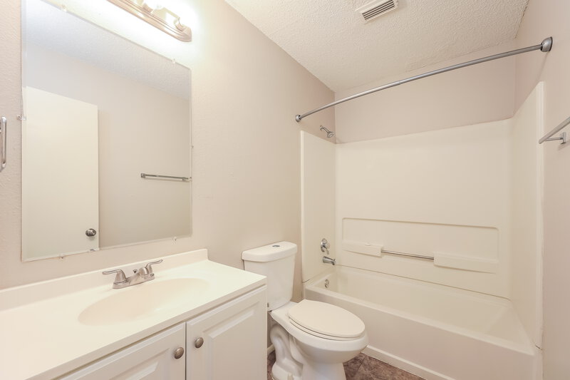 1,635/Mo, 3191 Beacon Field Dr San Antonio, TX 78245 Bathroom View