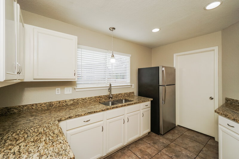 1,650/Mo, 8714 Sunview Park San Antonio, TX 78224 Kitchen View