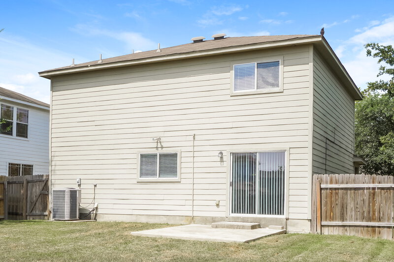 1,820/Mo, 8714 Sunview Park San Antonio, TX 78224 Rear View 2