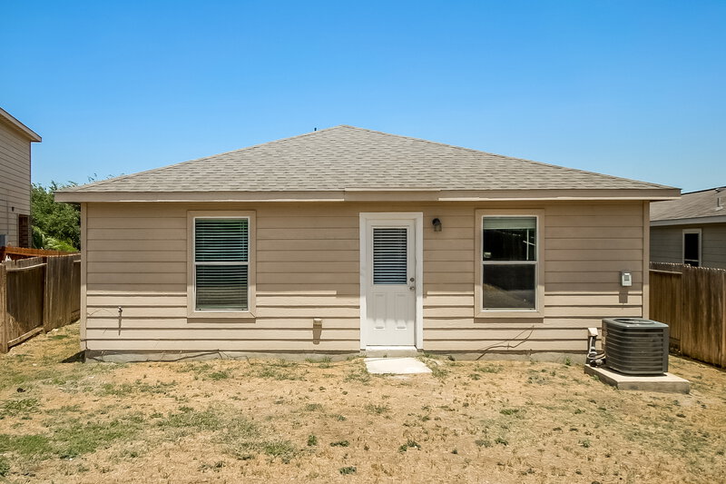 1,570/Mo, 11327 Buck Canyon San Antonio, TX 78252 Rear View