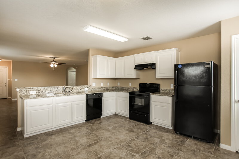 1,395/Mo, 11466 Country Canyon San Antonio, TX 78252 Kitchen View 3