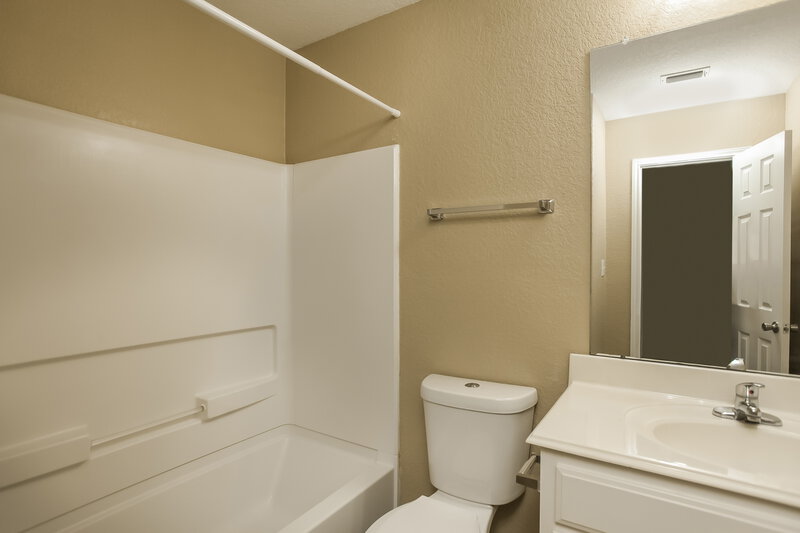 1,395/Mo, 11466 Country Canyon San Antonio, TX 78252 Bathroom View