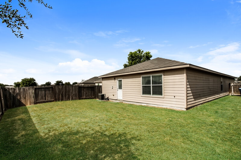 1,395/Mo, 11466 Country Canyon San Antonio, TX 78252 Rear View 2