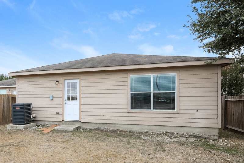 1,370/Mo, 11467 Coral Canyon San Antonio, TX 78252 Rear View