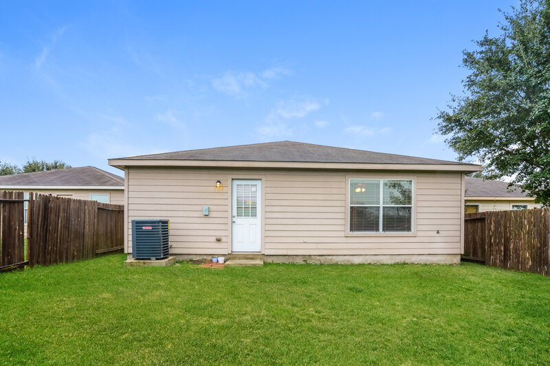 1,370/Mo, 11467 Coral Canyon San Antonio, TX 78252 Rear View 2