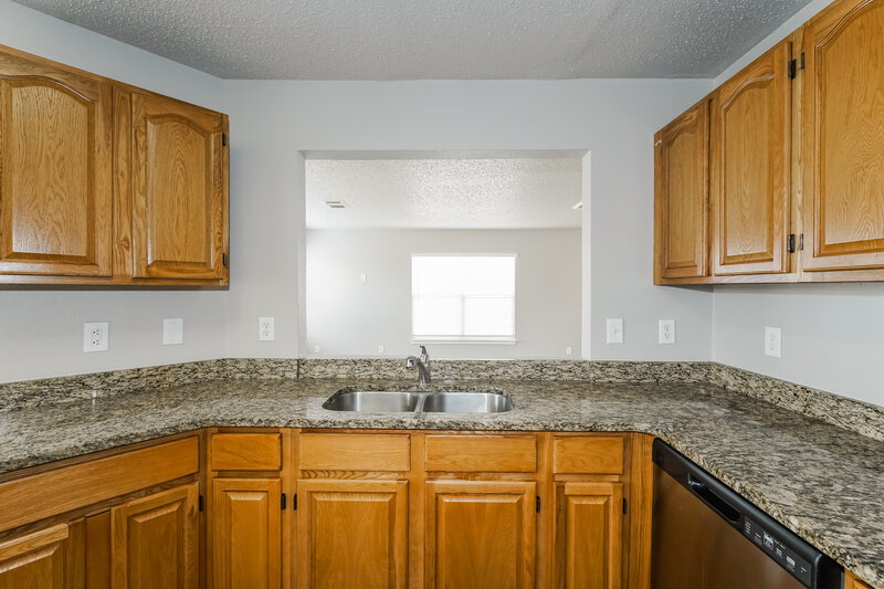 2,015/Mo, 2118 Skull Valley Dr San Antonio, TX 78245 Kitchen View 2