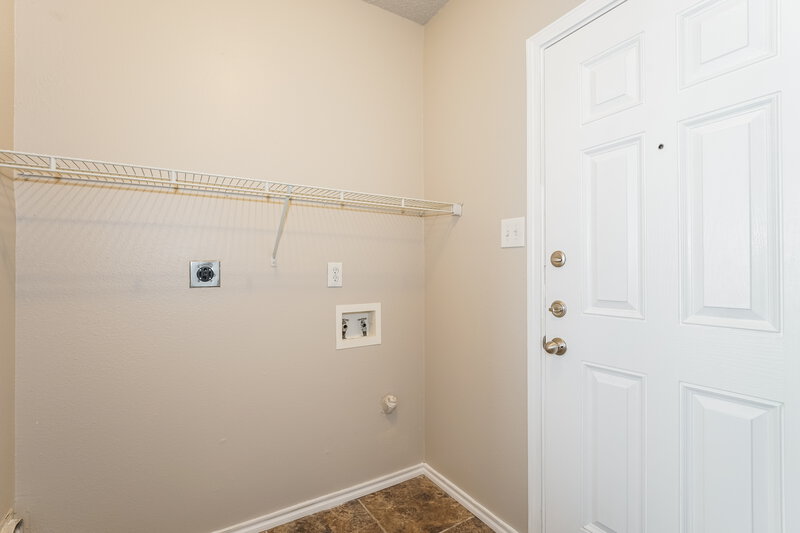 2,015/Mo, 2118 Skull Valley Dr San Antonio, TX 78245 Laundry Room View