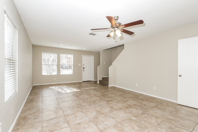 1,370/Mo, 9935 Amber Breeze San Antonio, TX 78245 Living Room View 3