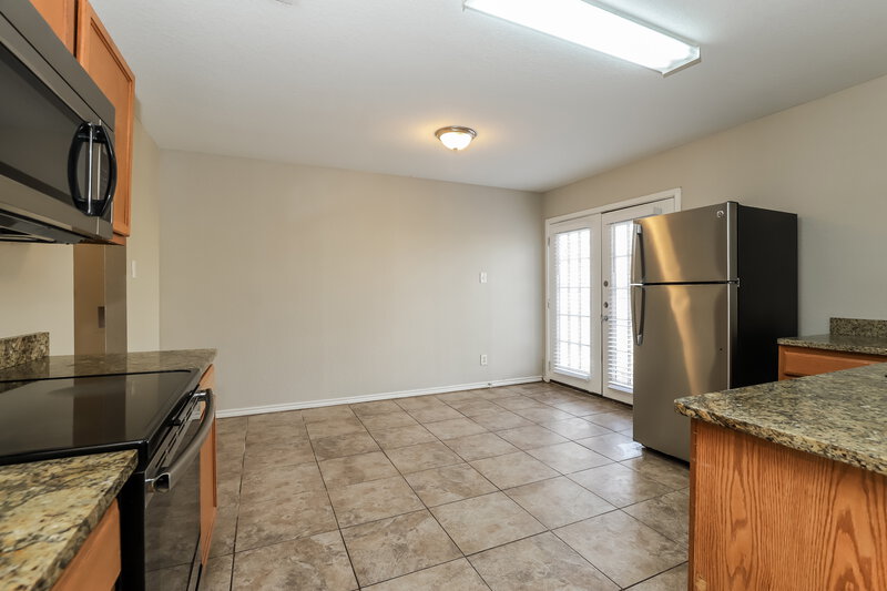 1,370/Mo, 9935 Amber Breeze San Antonio, TX 78245 Kitchen View 3