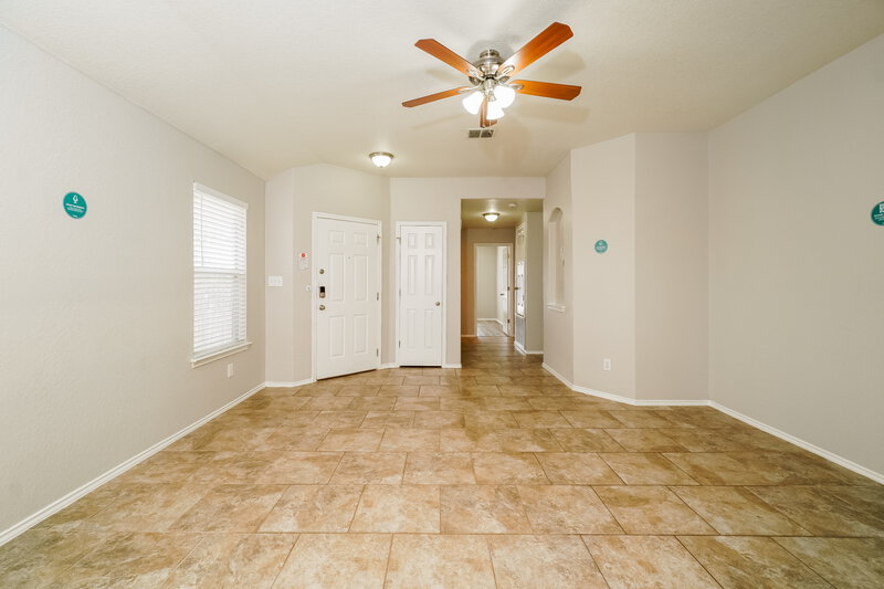 1,605/Mo, 6615 Lucky Fields Converse, TX 78109 Living Room View 2