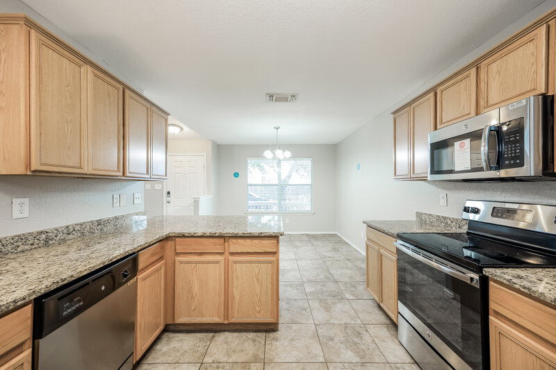 1,620/Mo, 8422 Adams Hill Dr San Antonio, TX 78227 Kitchen View 2