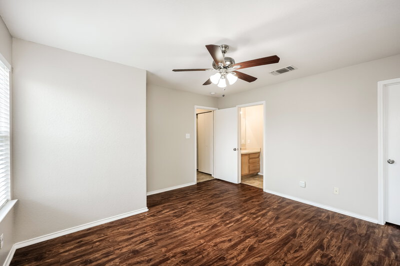 1,620/Mo, 8422 Adams Hill Dr San Antonio, TX 78227 Main Bedroom View