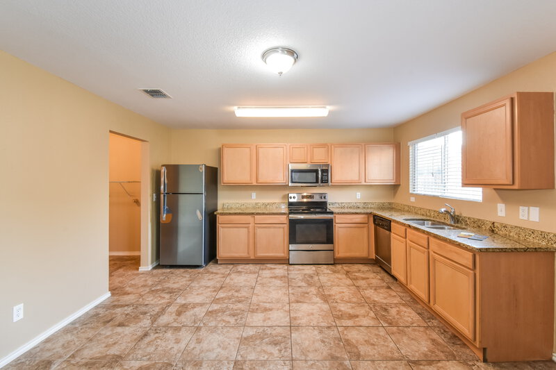 1,965/Mo, 7719 Arabian Creek San Antonio, TX 78244 Kitchen View