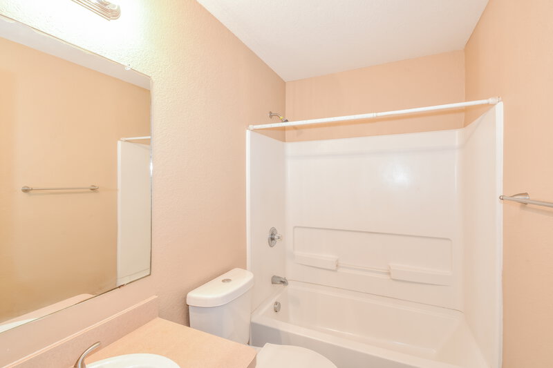 1,965/Mo, 7719 Arabian Creek San Antonio, TX 78244 Bathroom View